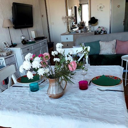 Chambre Chez L'Habitante Avec Salle De Bain Et Cuisine Communes - Presence D'Un Chat بوردو المظهر الخارجي الصورة